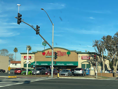 Apple Tree Market, Chula Vista